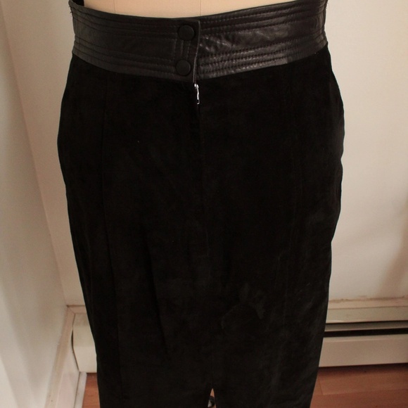 1980’s Danier Black Suede and Leather Skirt - Picture 4 of 5